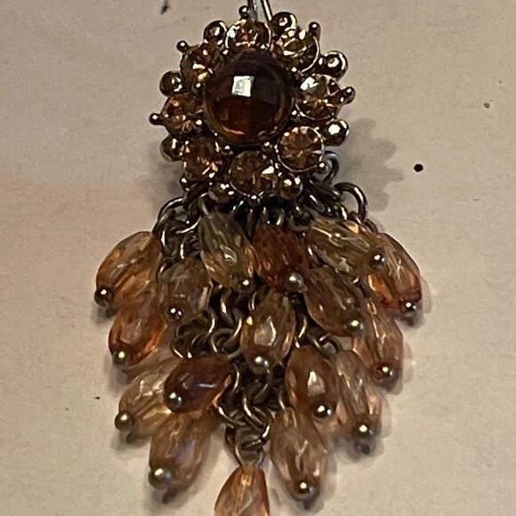 LC Lauren Conrad Chandelier champagne colour earrings - Picture 3 of 6